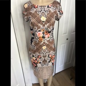 Gorgeous stretchy midi floral dress